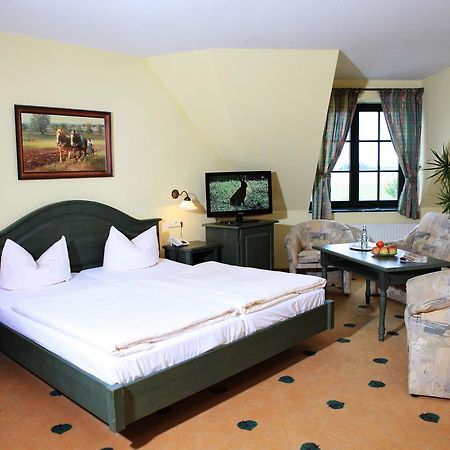 Mueritz Landhotel Gruener Baum Gotthun Buitenkant foto