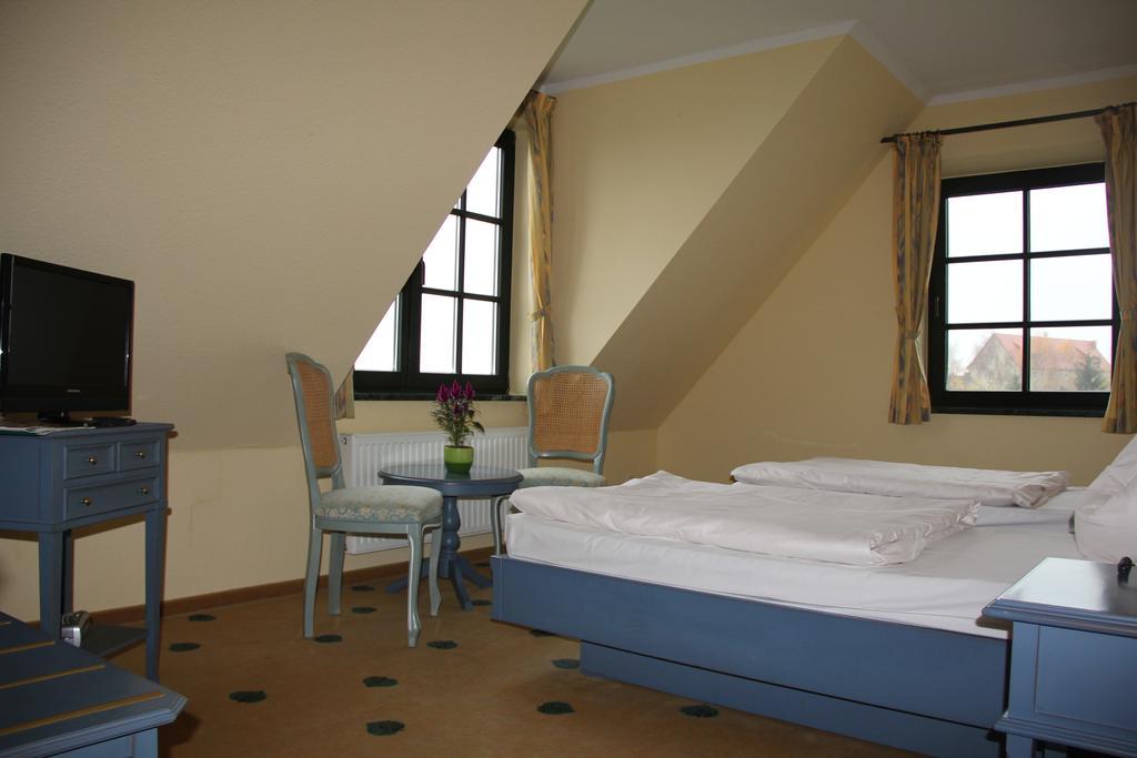 Mueritz Landhotel Gruener Baum Gotthun Buitenkant foto
